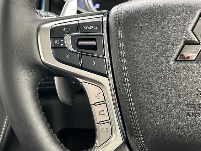 三菱 デリカＤ：５ シャモニー 愛知県 2025(令7)年 0.1千km 白Ⅱ 登録済未使用車/アルパイン１１型カーナビ　ビッグX11/・AppleCarPlay/AndroidAuto/・Bluetooth/・CD/DVD/・HDMI入力/・USB入力/全方位カメラ/両側パワースライドドア/ステアリングヒーター/フルセグ/レーダークルーズコントロール/スペアキー１本/運転席パワーシート/前席シートヒーター/パワーバックドア/LEDオートライト・オートハイビーム/衝突被害軽減ブレーキシステム/車線逸脱警報システム/後側方車両検知警報システム（レーンチェンジアシスト機能付）/誤発進抑制機能（前進時）/後退時交差車両検知警報システム/純正アルミホイール/取扱説明書/保証書