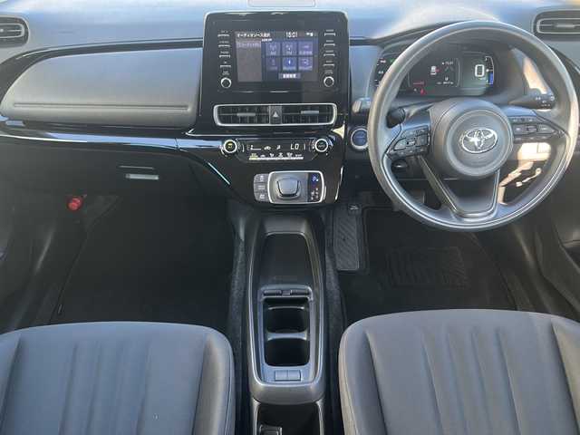 トヨタ アクア X 三重県 2022(令4)年 4.1万km プラチナホワイトパールマイカ 純正ディスプレイオーディオ/Bluetooth、Miracast/プリクラッシュセーフティ/レーントレーシングアラート/パーキングサポートブレーキ/ロードサインアシスト/クリアランスソナー/オートマチックハイビーム/ビルトインETC/バックカメラ/スマートキー/プッシュスタート/オートライト/LEDヘッドライト/フロアマット/ドアバイザー/禁煙車