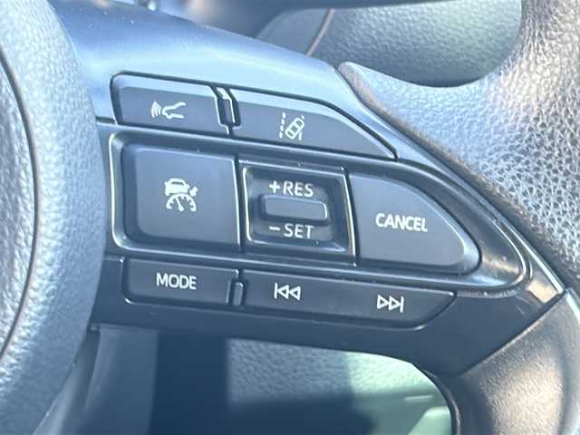 トヨタ アクア X 三重県 2022(令4)年 4.1万km プラチナホワイトパールマイカ 純正ディスプレイオーディオ/Bluetooth、Miracast/プリクラッシュセーフティ/レーントレーシングアラート/パーキングサポートブレーキ/ロードサインアシスト/クリアランスソナー/オートマチックハイビーム/ビルトインETC/バックカメラ/スマートキー/プッシュスタート/オートライト/LEDヘッドライト/フロアマット/ドアバイザー/禁煙車