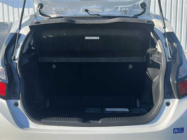 トヨタ アクア X 三重県 2022(令4)年 4.1万km プラチナホワイトパールマイカ 純正ディスプレイオーディオ/Bluetooth、Miracast/プリクラッシュセーフティ/レーントレーシングアラート/パーキングサポートブレーキ/ロードサインアシスト/クリアランスソナー/オートマチックハイビーム/ビルトインETC/バックカメラ/スマートキー/プッシュスタート/オートライト/LEDヘッドライト/フロアマット/ドアバイザー/禁煙車