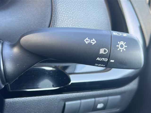 トヨタ アクア X 三重県 2022(令4)年 4.1万km プラチナホワイトパールマイカ 純正ディスプレイオーディオ/Bluetooth、Miracast/プリクラッシュセーフティ/レーントレーシングアラート/パーキングサポートブレーキ/ロードサインアシスト/クリアランスソナー/オートマチックハイビーム/ビルトインETC/バックカメラ/スマートキー/プッシュスタート/オートライト/LEDヘッドライト/フロアマット/ドアバイザー/禁煙車