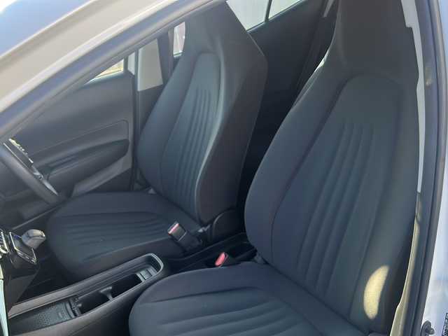 トヨタ アクア X 三重県 2022(令4)年 4.1万km プラチナホワイトパールマイカ 純正ディスプレイオーディオ/Bluetooth、Miracast/プリクラッシュセーフティ/レーントレーシングアラート/パーキングサポートブレーキ/ロードサインアシスト/クリアランスソナー/オートマチックハイビーム/ビルトインETC/バックカメラ/スマートキー/プッシュスタート/オートライト/LEDヘッドライト/フロアマット/ドアバイザー/禁煙車