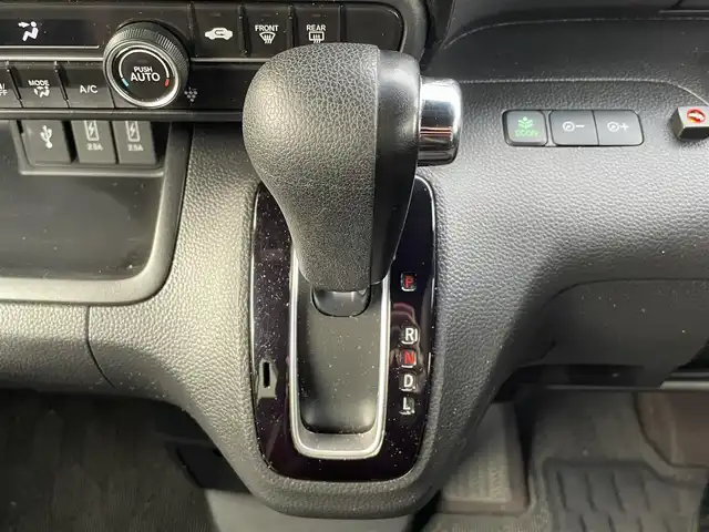 ホンダ Ｎ ＢＯＸ カスタム G L ホンダセンシング 福岡県 2019(令1)年 4.8万km プラチナホワイトパール ワンオーナー/純正ディーラーナビ/（Gathers:VXM-194VFi）/Bluetooth対応/フルセグTV/FM/AM/CD/DVD/クルーズコントロール/バックカメラ/ドライブレコーダー（前方）/片側パワースライドドア/ビルトインETC/アイドリングストップ/ドアバイザー/純正フロアマット/純正アルミホイール/プッシュスタート/保証書/取扱説明書/スペアキー/スマートキー