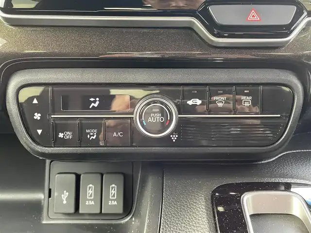 ホンダ Ｎ ＢＯＸ カスタム G L ホンダセンシング 福岡県 2019(令1)年 4.8万km プラチナホワイトパール ワンオーナー/純正ディーラーナビ/（Gathers:VXM-194VFi）/Bluetooth対応/フルセグTV/FM/AM/CD/DVD/クルーズコントロール/バックカメラ/ドライブレコーダー（前方）/片側パワースライドドア/ビルトインETC/アイドリングストップ/ドアバイザー/純正フロアマット/純正アルミホイール/プッシュスタート/保証書/取扱説明書/スペアキー/スマートキー