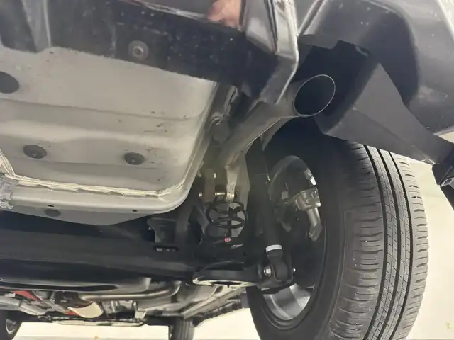 トヨタ ライズ Z 愛知県 2022(令4)年 4.1万km ブラックマイカメタリック/シャイニングホワイトパール ハイブリッド/FF/フロアCVT/純正 9インチディスプレイオーディオ/（FM/AM/TV/Bluetooth/USB/iPod/HDMI/CarPlay/AndroidAuto）/【OP】パノラミックビューモニター/TRDエアロキット（F/S/R下）/ドライブレコーダー 前後/ETC/スマートアシスト/・衝突警報機能/・衝突回避支援ブレーキ/・車線逸脱警報機能/・ふらつき警報/・レーンキープコントロール［LKC］/・アダプティブクルーズコントロール/・コーナーセンサー（前後）/・標識表示機能/・先行車発進お知らせ機能/・【OP】ブラインドスポットモニター[BSM]＋リヤクロストラフィックアラート［RCTA］/装備/・シートヒーター（D/N）/・オートエアコン/・プッシュスタート/・オートライト/・LEDヘッドランプ＋クリアランスランプ/・前後フォグランプ/・ステアリングスイッチ/・電子パーキングブレーキ/・ブレーキホールド/・電動格納ドアミラー/・パワーステアリング/パワーウインドウ/・純正17inAW/・保/取/ナビ取/・予備スマートキーx1