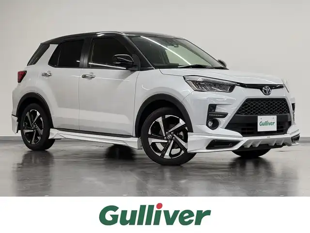 トヨタ ライズ Z 愛知県 2022(令4)年 4.1万km ブラックマイカメタリック/シャイニングホワイトパール ハイブリッド/FF/フロアCVT/純正 9インチディスプレイオーディオ/（FM/AM/TV/Bluetooth/USB/iPod/HDMI/CarPlay/AndroidAuto）/【OP】パノラミックビューモニター/TRDエアロキット（F/S/R下）/ドライブレコーダー 前後/ETC/スマートアシスト/・衝突警報機能/・衝突回避支援ブレーキ/・車線逸脱警報機能/・ふらつき警報/・レーンキープコントロール［LKC］/・アダプティブクルーズコントロール/・コーナーセンサー（前後）/・標識表示機能/・先行車発進お知らせ機能/・【OP】ブラインドスポットモニター[BSM]＋リヤクロストラフィックアラート［RCTA］/装備/・シートヒーター（D/N）/・オートエアコン/・プッシュスタート/・オートライト/・LEDヘッドランプ＋クリアランスランプ/・前後フォグランプ/・ステアリングスイッチ/・電子パーキングブレーキ/・ブレーキホールド/・電動格納ドアミラー/・パワーステアリング/パワーウインドウ/・純正17inAW/・保/取/ナビ取/・予備スマートキーx1