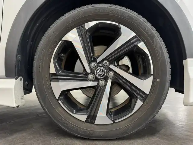 トヨタ ライズ Z 愛知県 2022(令4)年 4.1万km ブラックマイカメタリック/シャイニングホワイトパール ハイブリッド/FF/フロアCVT/純正 9インチディスプレイオーディオ/（FM/AM/TV/Bluetooth/USB/iPod/HDMI/CarPlay/AndroidAuto）/【OP】パノラミックビューモニター/TRDエアロキット（F/S/R下）/ドライブレコーダー 前後/ETC/スマートアシスト/・衝突警報機能/・衝突回避支援ブレーキ/・車線逸脱警報機能/・ふらつき警報/・レーンキープコントロール［LKC］/・アダプティブクルーズコントロール/・コーナーセンサー（前後）/・標識表示機能/・先行車発進お知らせ機能/・【OP】ブラインドスポットモニター[BSM]＋リヤクロストラフィックアラート［RCTA］/装備/・シートヒーター（D/N）/・オートエアコン/・プッシュスタート/・オートライト/・LEDヘッドランプ＋クリアランスランプ/・前後フォグランプ/・ステアリングスイッチ/・電子パーキングブレーキ/・ブレーキホールド/・電動格納ドアミラー/・パワーステアリング/パワーウインドウ/・純正17inAW/・保/取/ナビ取/・予備スマートキーx1