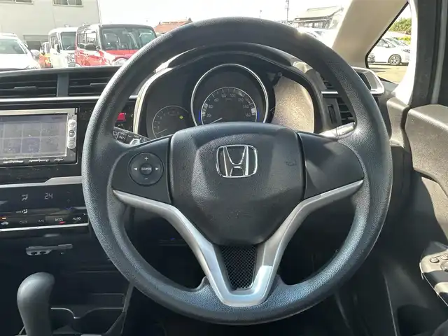 ホンダ フィット 13G Sパッケージ 愛知県 2015(平27)年 7.8万km プレミアムホワイトパール スマートキー/プッシュスタート/純正ナビ/バックカメラ/HIDヘッドライト/ETC/取説、保証書