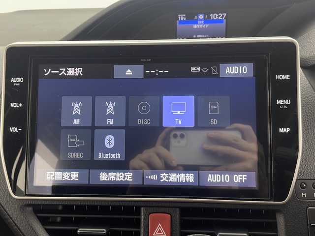 トヨタ ノア Si ダブルバイビーⅡ 大阪府 2020(令2)年 3.1万km ホワイトパールクリスタルシャイン 禁煙車/純正１０インチナビ/・Bluetooth・フルセグ・CD/DVD・SD・AM/FM/両側パワースライドドア/純正１２．１インチフリップダウン/トヨタセーフティセンス/・プリクラッシュセーフティシステム・LDA・PKSB/・クリアランスソナー・先行車発進お知らせ機能/前後コーナーセンサー/前後ドラレコ/モデリスタエアロ/Ｂカメラ/クルーズコントロール/MTモード付ATシフト/AUTOライト/オートマチックハイビーム/ビルドインETC2.0/ハーフレザーシート/LEDヘッドライト