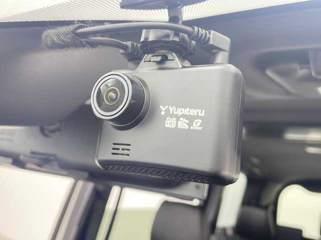 トヨタ ノア Si ダブルバイビーⅡ 大阪府 2020(令2)年 3.1万km ホワイトパールクリスタルシャイン 禁煙車/純正１０インチナビ/・Bluetooth・フルセグ・CD/DVD・SD・AM/FM/両側パワースライドドア/純正１２．１インチフリップダウン/トヨタセーフティセンス/・プリクラッシュセーフティシステム・LDA・PKSB/・クリアランスソナー・先行車発進お知らせ機能/前後コーナーセンサー/前後ドラレコ/モデリスタエアロ/Ｂカメラ/クルーズコントロール/MTモード付ATシフト/AUTOライト/オートマチックハイビーム/ビルドインETC2.0/ハーフレザーシート/LEDヘッドライト