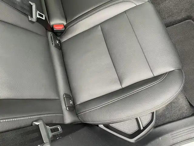 ボルボ ボルボ ＸＣ４０ アルティメット B4 AWD 東京都 2023(令5)年 1.4万km グレー メーカー純正ナビ（Google搭載）/ワイヤレススマートホンチャージ/運転席/助手席パワーシート/純正フロアマット/ステアリングヒーター/全席シートヒーター/クリスタルシフトノブ/黒革シート/アンビエントライト/360度全方位カメラ/バックカメラ/アダプティブ・クルーズコントロール/インタークーラー付きターボチャージャー/パワーテールゲート/オートハイビーム/ピクセルLEDライト/ルーフレール/純正19インチAW/純正トノカバー/ETC2.0