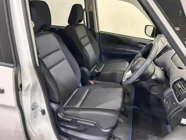 日産 セレナ e－パワー ハイウェイスター V 愛媛県 2020(令2)年 2.2万km ホワイト 純正10インチナビ/フルセグTV/Bluetooth/DVD/ブルーレイ再生可/アラウンドビューモニター/フリップダウンモニター/エマージェンシーブレーキ/クルーズコントロール/両側パワースライドドア /純正フロントドライブレコーダー【DJ4-D】/スタッドレスタイヤ積込