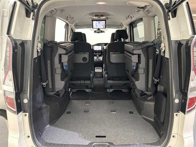 日産 セレナ e－パワー ハイウェイスター V 愛媛県 2020(令2)年 2.2万km ホワイト 純正10インチナビ/フルセグTV/Bluetooth/DVD/ブルーレイ再生可/アラウンドビューモニター/フリップダウンモニター/エマージェンシーブレーキ/クルーズコントロール/両側パワースライドドア /純正フロントドライブレコーダー【DJ4-D】/スタッドレスタイヤ積込