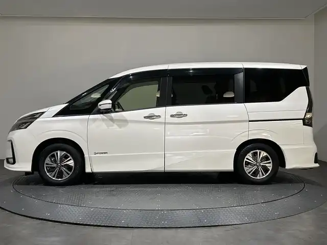 日産 セレナ e－パワー ハイウェイスター V 愛媛県 2020(令2)年 2.2万km ホワイト 純正10インチナビ/フルセグTV/Bluetooth/DVD/ブルーレイ再生可/アラウンドビューモニター/フリップダウンモニター/エマージェンシーブレーキ/クルーズコントロール/両側パワースライドドア /純正フロントドライブレコーダー【DJ4-D】/スタッドレスタイヤ積込