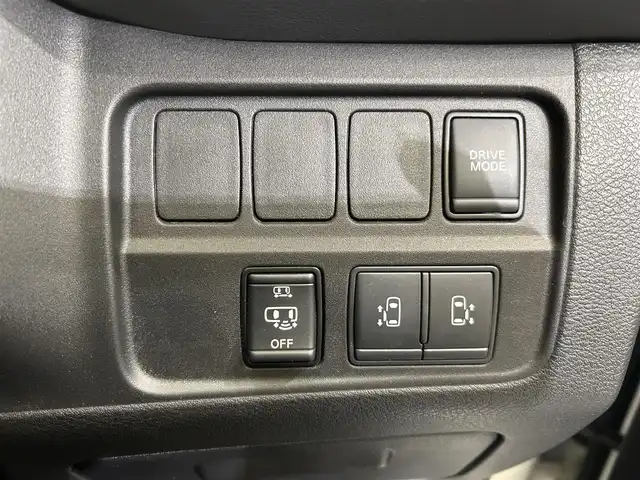 日産 セレナ e－パワー ハイウェイスター V 愛媛県 2020(令2)年 2.2万km ホワイト 純正10インチナビ/フルセグTV/Bluetooth/DVD/ブルーレイ再生可/アラウンドビューモニター/フリップダウンモニター/エマージェンシーブレーキ/クルーズコントロール/両側パワースライドドア /純正フロントドライブレコーダー【DJ4-D】/スタッドレスタイヤ積込