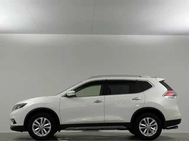日産 エクストレイル 20X エマージェンシーブレーキ 埼玉県 2014(平26)年 5.6万km ブリリアントホワイトパール 純正ナビ　フルセグＴＶ　アラウンドビューモニター　カプロンシート　クルーズコントロール　ＬＥＤヘッドライト　シートヒーター　パワーバックドア　ドライブレコーダー　ダウンヒルアシスト　ＥＴＣ　禁煙
