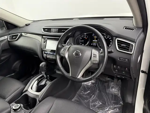 日産 エクストレイル 20X エマージェンシーブレーキ 埼玉県 2014(平26)年 5.6万km ブリリアントホワイトパール 純正ナビ　フルセグＴＶ　アラウンドビューモニター　カプロンシート　クルーズコントロール　ＬＥＤヘッドライト　シートヒーター　パワーバックドア　ドライブレコーダー　ダウンヒルアシスト　ＥＴＣ　禁煙