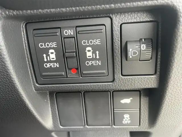 ホンダ ステップワゴン スパーダ eHEV 千葉県 2025(令7)年 0.1千km クリスタルブラックパール 登録済未使用車/・登録時走行距離７km/ホンダセンシング/・衝突軽減ブレーキ/レーンキープアシスト/・レーダークルーズコントロール/オートハイビーム/・ブラインドスポットモニター/クリアランスソナー/11.4インチナビHonda CONNECTナビ/・フルセグ/BT/DVD/CD/USB/カープレイ/バックカメラ/ステアリングスイッチ/パドルシフト/ハーフレザーシート/シートヒーター(D/N席)/両側パワースライドドア/パワーバックドア/LEDヘッドライト/オートライト/フォグライト/スマートキー/プッシュスタート/純正16インチAW