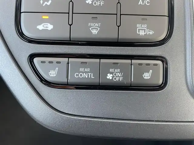 ホンダ ステップワゴン スパーダ eHEV 千葉県 2025(令7)年 0.1千km クリスタルブラックパール 登録済未使用車/・登録時走行距離７km/ホンダセンシング/・衝突軽減ブレーキ/レーンキープアシスト/・レーダークルーズコントロール/オートハイビーム/・ブラインドスポットモニター/クリアランスソナー/11.4インチナビHonda CONNECTナビ/・フルセグ/BT/DVD/CD/USB/カープレイ/バックカメラ/ステアリングスイッチ/パドルシフト/ハーフレザーシート/シートヒーター(D/N席)/両側パワースライドドア/パワーバックドア/LEDヘッドライト/オートライト/フォグライト/スマートキー/プッシュスタート/純正16インチAW