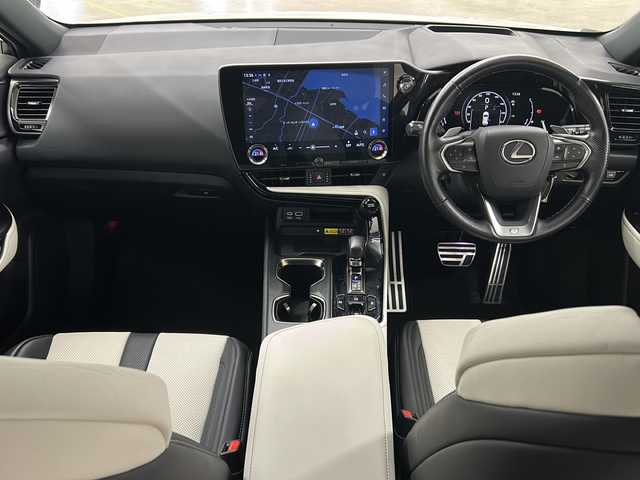 レクサス ＮＸ 350h Fスポーツ 長崎県 2022(令4)年 6.6万km ホワイトノーヴァガラスフレーク Lexus Safety System ＋/・プリクラッシュセーフティ/・レーダークルーズコントロール/・発進遅れ告知機能/・フロントクロストラフィックアラート/・ドライバー異常時対応システム/・レーンチェンジアシスト/・オートハイビーム/・アダプティブハイビームシステム/Fスポーツ専用白黒ツートンレザーシート/シートメモリ付パワーシート/純正14インチディスプレイオーディオ/・AM/FM/フルセグTV/BTオーディオ/CarPlay/デジタルインナーミラー/ブラインドスポットモニター/電子制御パーキング/オートホールド/おくだけ充電/パドルシフト/前席シートベンチレーション/ステアリングヒーター/パワーバックドア/ETC2.0/前後ドライブレコーダー/純正20インチAW/LEDヘッドライト/保証書/取扱説明書/スペアキー