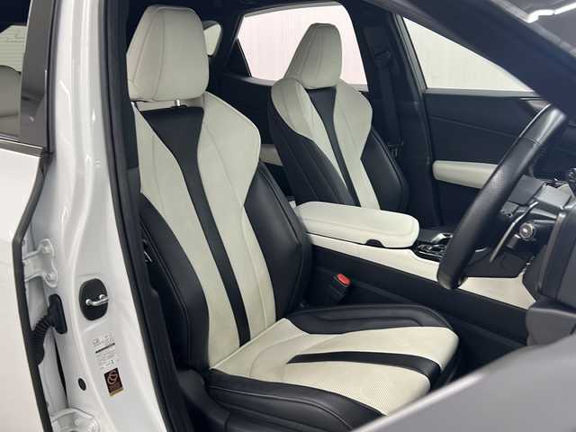 レクサス ＮＸ 350h Fスポーツ 長崎県 2022(令4)年 6.6万km ホワイトノーヴァガラスフレーク Lexus Safety System ＋/・プリクラッシュセーフティ/・レーダークルーズコントロール/・発進遅れ告知機能/・フロントクロストラフィックアラート/・ドライバー異常時対応システム/・レーンチェンジアシスト/・オートハイビーム/・アダプティブハイビームシステム/Fスポーツ専用白黒ツートンレザーシート/シートメモリ付パワーシート/純正14インチディスプレイオーディオ/・AM/FM/フルセグTV/BTオーディオ/CarPlay/デジタルインナーミラー/ブラインドスポットモニター/電子制御パーキング/オートホールド/おくだけ充電/パドルシフト/前席シートベンチレーション/ステアリングヒーター/パワーバックドア/ETC2.0/前後ドライブレコーダー/純正20インチAW/LEDヘッドライト/保証書/取扱説明書/スペアキー