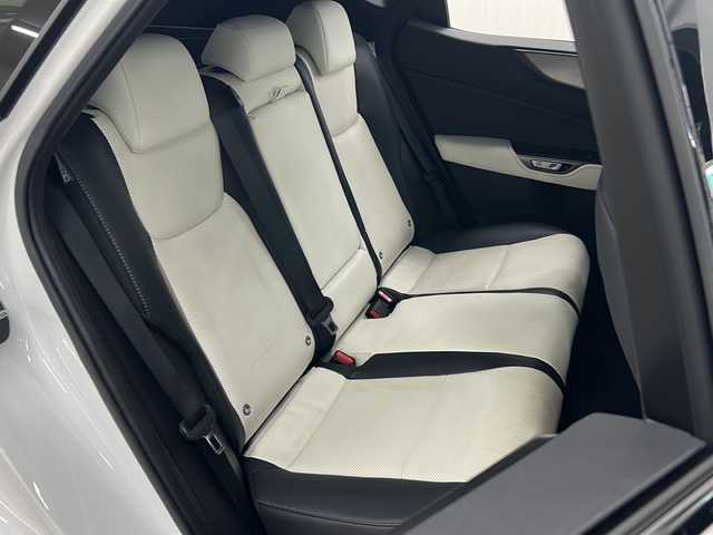レクサス ＮＸ 350h Fスポーツ 長崎県 2022(令4)年 6.6万km ホワイトノーヴァガラスフレーク Lexus Safety System ＋/・プリクラッシュセーフティ/・レーダークルーズコントロール/・発進遅れ告知機能/・フロントクロストラフィックアラート/・ドライバー異常時対応システム/・レーンチェンジアシスト/・オートハイビーム/・アダプティブハイビームシステム/Fスポーツ専用白黒ツートンレザーシート/シートメモリ付パワーシート/純正14インチディスプレイオーディオ/・AM/FM/フルセグTV/BTオーディオ/CarPlay/デジタルインナーミラー/ブラインドスポットモニター/電子制御パーキング/オートホールド/おくだけ充電/パドルシフト/前席シートベンチレーション/ステアリングヒーター/パワーバックドア/ETC2.0/前後ドライブレコーダー/純正20インチAW/LEDヘッドライト/保証書/取扱説明書/スペアキー