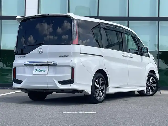 ホンダ ステップワゴン スパーダ ホンダセンシング 和歌山県 2018(平30)年 5.7万km プラチナホワイトパール 純正ナビ/フルセグTV/HDMI/バックカメラ/衝突軽減ブレーキ/アダプティブクルーズコントロール/レーンキープアシスト/両側パワースライドドア/純正フロアマット/ビルトインETC/純正アルミホイール/LEDヘッドライト