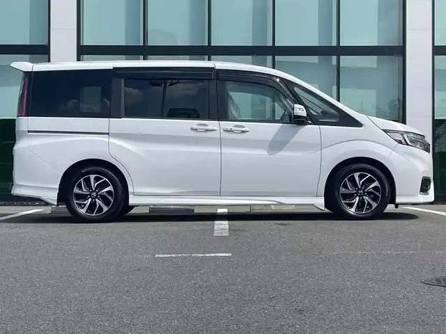 ホンダ ステップワゴン スパーダ ホンダセンシング 和歌山県 2018(平30)年 5.7万km プラチナホワイトパール 純正ナビ/フルセグTV/HDMI/バックカメラ/衝突軽減ブレーキ/アダプティブクルーズコントロール/レーンキープアシスト/両側パワースライドドア/純正フロアマット/ビルトインETC/純正アルミホイール/LEDヘッドライト