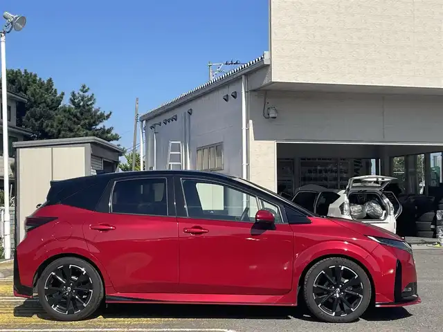 日産 オーラ ニスモ 宮城県 2022(令4)年 3万km ガーネットレッド/スーパーブラック 2トーン /ワンオーナー//寒冷地仕様//純正メーカーナビ//FM/AM/BT/USB/HDMI/フルセグテレビ//プロパイロット//デジタルインナーミラー//エマージェンシーブレーキ//アラウンドビューモニター//ブラインドスポットモニター//レーンキープサポートシステム//ワイヤレス充電//前席シートヒーター/ステアリングヒーター//ビルトインETC2.0//純正ドライブレコーダー//スマートキーx2