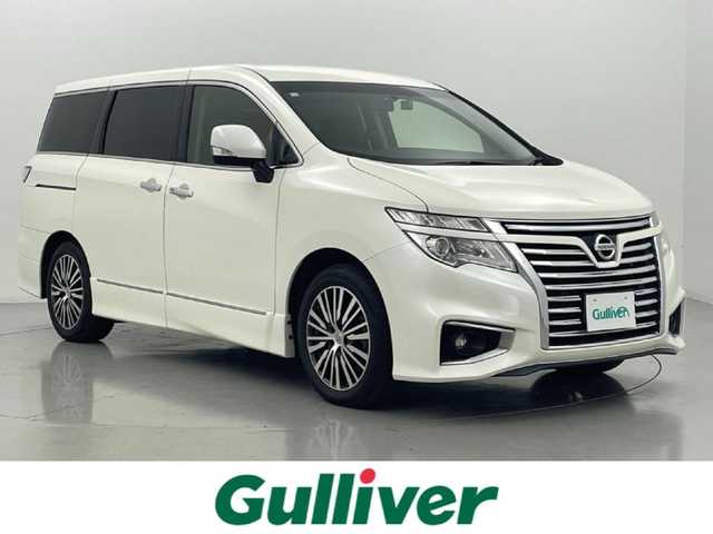 日産 エルグランド 250ハイウェイスターS 熊本県 2018(平30)年 3万km ブリリアントホワイトパール 社外ナビAVN133MRC（ＣＤ・ワンセグ・AM・FM）/バックカメラ　/社外前方ドライブレコーダー　/ビルトインＥＴＣ　/両側パワースライドドア　/クルーズコントロール　/横滑り防止　/助手席・2列目オットマン　/社外フロアマット　/純正１８インチＡＷ/ハーフレザーシート/オートライト/LEDヘッドライト/フォグランプ/スマートキー/プッシュスタート