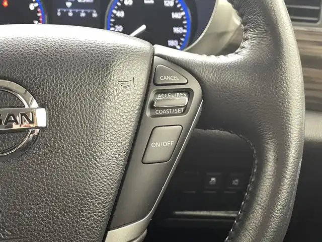 日産 エルグランド 250ハイウェイスターS 熊本県 2018(平30)年 3万km ブリリアントホワイトパール 社外ナビAVN133MRC（ＣＤ・ワンセグ・AM・FM）/バックカメラ　/社外前方ドライブレコーダー　/ビルトインＥＴＣ　/両側パワースライドドア　/クルーズコントロール　/横滑り防止　/助手席・2列目オットマン　/社外フロアマット　/純正１８インチＡＷ/ハーフレザーシート/オートライト/LEDヘッドライト/フォグランプ/スマートキー/プッシュスタート