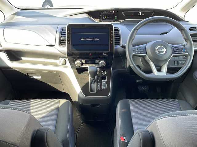 日産 セレナ ハイウェイスター V 徳島県 2022(令4)年 4.5万km ブリリアントホワイトパール 純正10型ナビ　MM521D-L/（BT/フルセグ/DISC/ラジオ）/プロパイロット/アラウンドビューカメラ/両側電動スライドドア/オートブレーキホールド/自動パーキングブレーキ/サンシェード/前後コーナーセンサー/LEDヘッドライト/アイドリングストップ/プッシュスタート/スマートキー/純正フロアマット/フォグライト/ドアバイザー/純正16インチアルミホイール