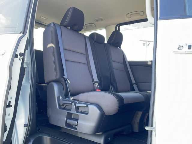 日産 セレナ ハイウェイスター V 徳島県 2022(令4)年 4.5万km ブリリアントホワイトパール 純正10型ナビ　MM521D-L/（BT/フルセグ/DISC/ラジオ）/プロパイロット/アラウンドビューカメラ/両側電動スライドドア/オートブレーキホールド/自動パーキングブレーキ/サンシェード/前後コーナーセンサー/LEDヘッドライト/アイドリングストップ/プッシュスタート/スマートキー/純正フロアマット/フォグライト/ドアバイザー/純正16インチアルミホイール