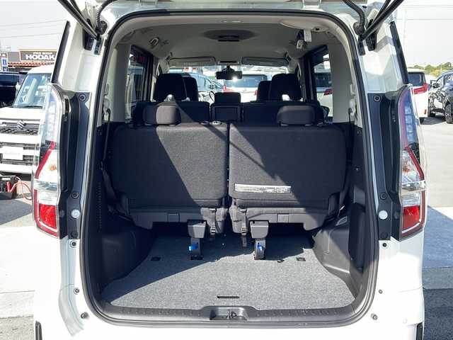 日産 セレナ ハイウェイスター V 徳島県 2022(令4)年 4.5万km ブリリアントホワイトパール 純正10型ナビ　MM521D-L/（BT/フルセグ/DISC/ラジオ）/プロパイロット/アラウンドビューカメラ/両側電動スライドドア/オートブレーキホールド/自動パーキングブレーキ/サンシェード/前後コーナーセンサー/LEDヘッドライト/アイドリングストップ/プッシュスタート/スマートキー/純正フロアマット/フォグライト/ドアバイザー/純正16インチアルミホイール