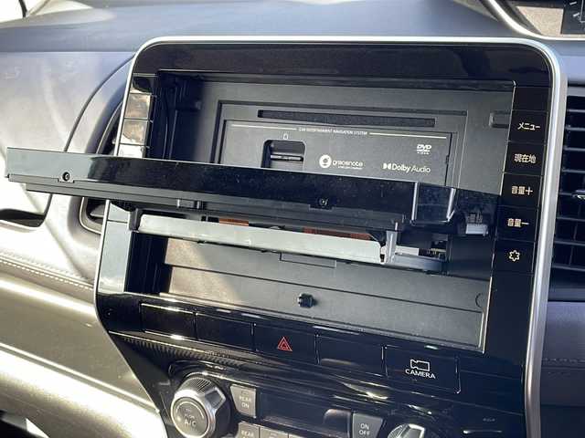 日産 セレナ ハイウェイスター V 徳島県 2022(令4)年 4.5万km ブリリアントホワイトパール 純正10型ナビ　MM521D-L/（BT/フルセグ/DISC/ラジオ）/プロパイロット/アラウンドビューカメラ/両側電動スライドドア/オートブレーキホールド/自動パーキングブレーキ/サンシェード/前後コーナーセンサー/LEDヘッドライト/アイドリングストップ/プッシュスタート/スマートキー/純正フロアマット/フォグライト/ドアバイザー/純正16インチアルミホイール