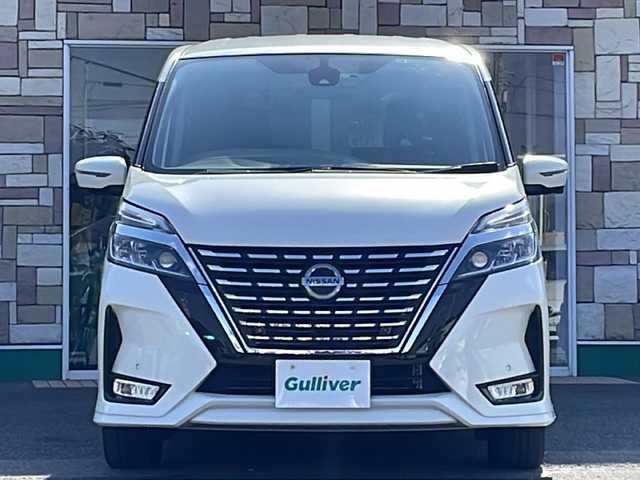 日産 セレナ ハイウェイスター V 徳島県 2022(令4)年 4.5万km ブリリアントホワイトパール 純正10型ナビ　MM521D-L/（BT/フルセグ/DISC/ラジオ）/プロパイロット/アラウンドビューカメラ/両側電動スライドドア/オートブレーキホールド/自動パーキングブレーキ/サンシェード/前後コーナーセンサー/LEDヘッドライト/アイドリングストップ/プッシュスタート/スマートキー/純正フロアマット/フォグライト/ドアバイザー/純正16インチアルミホイール