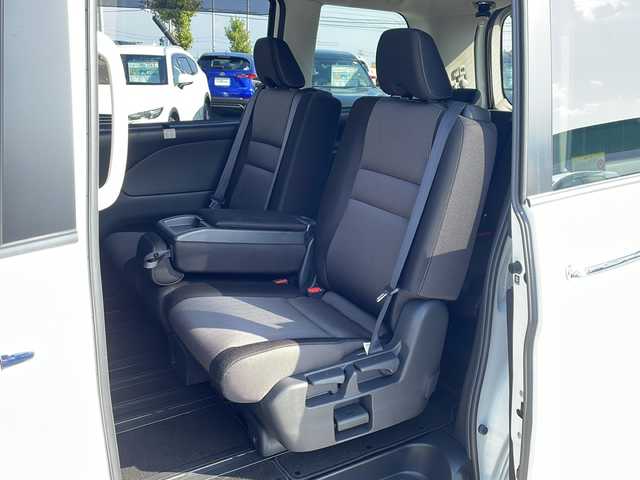 日産 セレナ ハイウェイスター V 徳島県 2022(令4)年 4.5万km ブリリアントホワイトパール 純正10型ナビ　MM521D-L/（BT/フルセグ/DISC/ラジオ）/プロパイロット/アラウンドビューカメラ/両側電動スライドドア/オートブレーキホールド/自動パーキングブレーキ/サンシェード/前後コーナーセンサー/LEDヘッドライト/アイドリングストップ/プッシュスタート/スマートキー/純正フロアマット/フォグライト/ドアバイザー/純正16インチアルミホイール