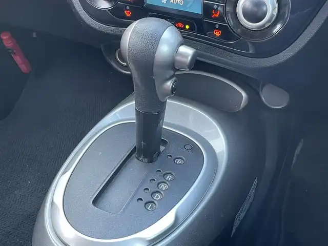 日産 ジューク 15RX タイプV 佐賀県 2013(平25)年 8.4万km サファイアブラック ワンオーナー/純正SDナビゲーション/・フルセグTV/CD/SD/Bluetooth/バックカメラ/ISOFIX対応/革巻きステアリング/純正キセノンヘッドライト/純正フォグランプ/純正フロアマット/純正ドアバイザ―/取扱説明書