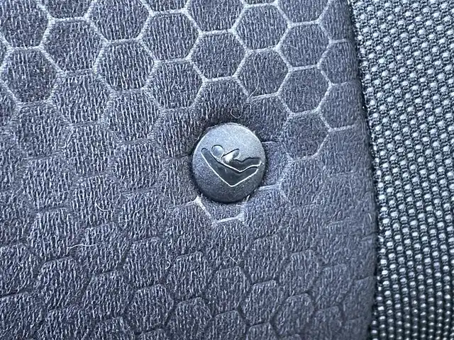 日産 ジューク 15RX タイプV 佐賀県 2013(平25)年 8.4万km サファイアブラック ワンオーナー/純正SDナビゲーション/・フルセグTV/CD/SD/Bluetooth/バックカメラ/ISOFIX対応/革巻きステアリング/純正キセノンヘッドライト/純正フォグランプ/純正フロアマット/純正ドアバイザ―/取扱説明書