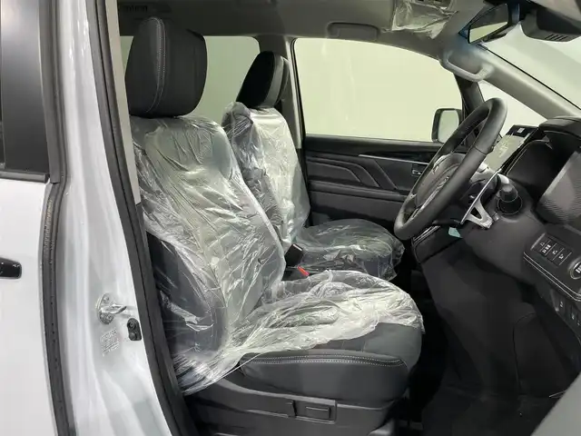 三菱 デリカＤ：５ シャモニー 愛知県 2025(令7)年 0.1千km ホワイトダイヤモンド 登録済未使用車/純正１１インチナビ/アラウンドビューモニター/両側パワースライドドア/レーダークルーズコントロール/衝突軽減ブレーキ/ブラインドスポットモニター/車線逸脱警報/パワーバックドア/パドルシフト/電動パーキングブレーキ/ブレーキホールド/ハーフレザー/パワーシート/シートヒーター/ハンドルヒーター/AV100Vコンセント/アクセサリーソケット/USB＆HDMI入力端子/アイドリングストップ/ＬＥＤヘッドライト/純正18インチアルミホイール