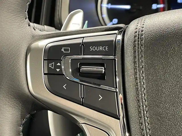 三菱 デリカＤ：５ シャモニー 愛知県 2025(令7)年 0.1千km ホワイトダイヤモンド 登録済未使用車/純正１１インチナビ/アラウンドビューモニター/両側パワースライドドア/レーダークルーズコントロール/衝突軽減ブレーキ/ブラインドスポットモニター/車線逸脱警報/パワーバックドア/パドルシフト/電動パーキングブレーキ/ブレーキホールド/ハーフレザー/パワーシート/シートヒーター/ハンドルヒーター/AV100Vコンセント/アクセサリーソケット/USB＆HDMI入力端子/アイドリングストップ/ＬＥＤヘッドライト/純正18インチアルミホイール