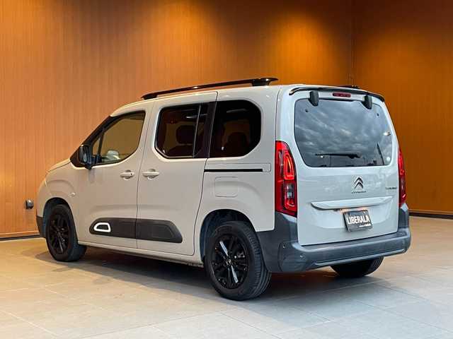 シトロエン ベルランゴ シャイン 愛知県 2020(令2)年 4.4万km サーブル 純正ナビ/フルセグTV/ディスプレイオーディオ/360度カメラ/AppleCarPlay/ガラスルーフ/サンブラインド/アクティブクルーズコントロール/ブラインドスポットアシスト/レーンキープアシスト/純正16インチアルミ