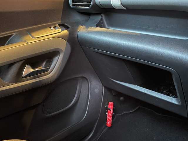 シトロエン ベルランゴ シャイン 愛知県 2020(令2)年 4.4万km サーブル 純正ナビ/フルセグTV/ディスプレイオーディオ/360度カメラ/AppleCarPlay/ガラスルーフ/サンブラインド/アクティブクルーズコントロール/ブラインドスポットアシスト/レーンキープアシスト/純正16インチアルミ