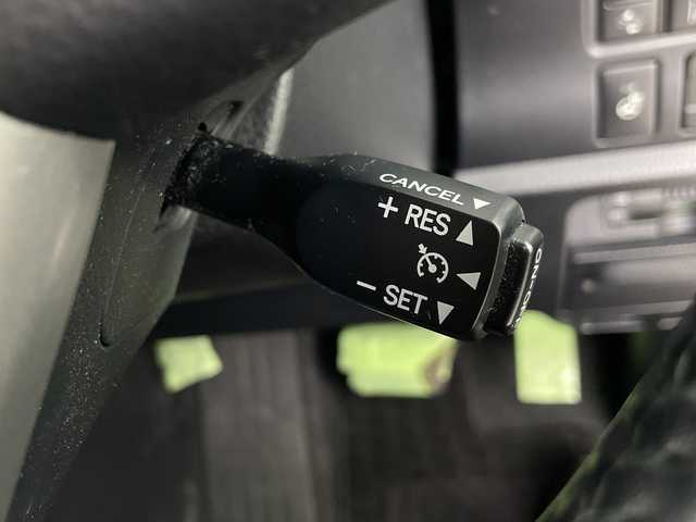 トヨタ エスクァイア Gi プレミアムパッケージ ブラックテーラード 埼玉県 2019(令1)年 5.6万km ホワイトパールクリスタルシャイン 純正ナビ　/バックカメラ　/ＥＴＣ２．０　/コーナーセンサー　/衝突軽減ブレーキ　/レーンキープアシスト　/前席シートヒーター　/ステアリングヒーター　/両側電動スライドドア　/ＷＡＣ　/ドアバイザー　/ＬＥＤヘッドライト/フォグランプ/革巻きハンドル/純正フロアマット