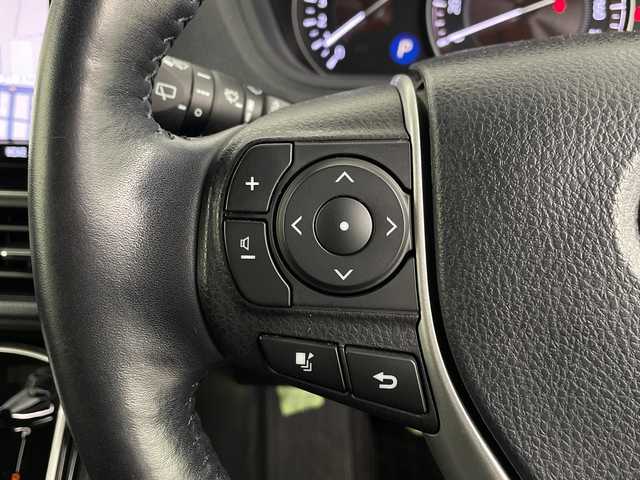 トヨタ エスクァイア Gi プレミアムパッケージ ブラックテーラード 埼玉県 2019(令1)年 5.6万km ホワイトパールクリスタルシャイン 純正ナビ　/バックカメラ　/ＥＴＣ２．０　/コーナーセンサー　/衝突軽減ブレーキ　/レーンキープアシスト　/前席シートヒーター　/ステアリングヒーター　/両側電動スライドドア　/ＷＡＣ　/ドアバイザー　/ＬＥＤヘッドライト/フォグランプ/革巻きハンドル/純正フロアマット