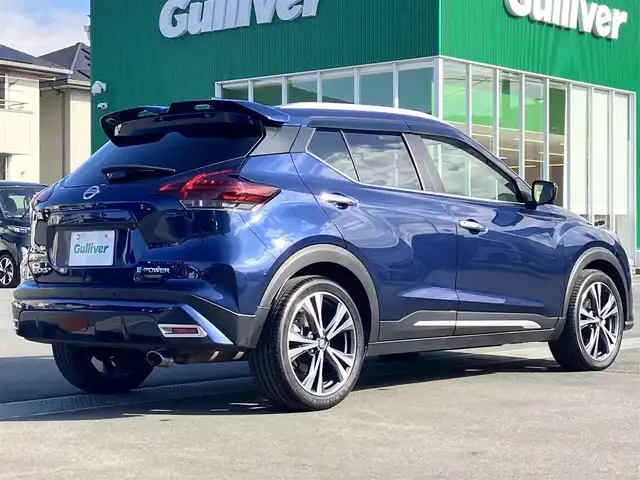 日産 キックス X 静岡県 2022(令4)年 4万km ダークブルー 純正9インチナビ（CD/DVD/BT/フルセグ）/全方位カメラ/プロパイロット/ETC/純正ドライブレコーダー/エンジンスタートボタン/パワーステアリング/パワーウィンドウ/アイドリングストップ/スマートキー/オートエアコン/レーダークルーズコントロール/USB入力端子/純正フロアマット/ハーフレザーシート/前席シートヒーター/ルーフレール/純正アルミホイール/ABS/横滑り防止装置/コーナーセンサー前後/レーンキープアシスト/オートライト/オートマチックハイビーム/LEDヘッドライト/Ｗ+サイドエアバッグ/衝突軽減システム/ＲＡＺＯペダル/ステアリングヒーター/サブウーファー/デジタルインナーミラー