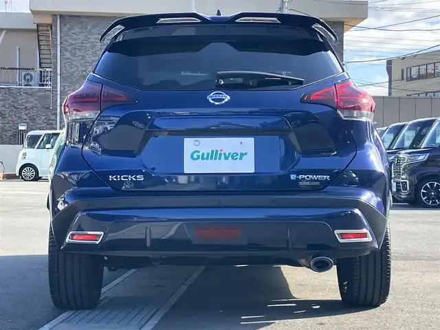 日産 キックス X 静岡県 2022(令4)年 4万km ダークブルー 純正9インチナビ（CD/DVD/BT/フルセグ）/全方位カメラ/プロパイロット/ETC/純正ドライブレコーダー/エンジンスタートボタン/パワーステアリング/パワーウィンドウ/アイドリングストップ/スマートキー/オートエアコン/レーダークルーズコントロール/USB入力端子/純正フロアマット/ハーフレザーシート/前席シートヒーター/ルーフレール/純正アルミホイール/ABS/横滑り防止装置/コーナーセンサー前後/レーンキープアシスト/オートライト/オートマチックハイビーム/LEDヘッドライト/Ｗ+サイドエアバッグ/衝突軽減システム/ＲＡＺＯペダル/ステアリングヒーター/サブウーファー/デジタルインナーミラー