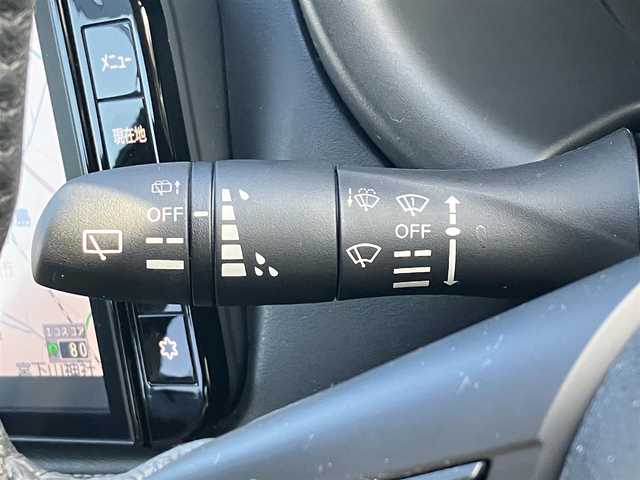 日産 キックス X 静岡県 2022(令4)年 4万km ダークブルー 純正9インチナビ（CD/DVD/BT/フルセグ）/全方位カメラ/プロパイロット/ETC/純正ドライブレコーダー/エンジンスタートボタン/パワーステアリング/パワーウィンドウ/アイドリングストップ/スマートキー/オートエアコン/レーダークルーズコントロール/USB入力端子/純正フロアマット/ハーフレザーシート/前席シートヒーター/ルーフレール/純正アルミホイール/ABS/横滑り防止装置/コーナーセンサー前後/レーンキープアシスト/オートライト/オートマチックハイビーム/LEDヘッドライト/Ｗ+サイドエアバッグ/衝突軽減システム/ＲＡＺＯペダル/ステアリングヒーター/サブウーファー/デジタルインナーミラー