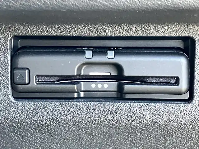 日産 キックス X 静岡県 2022(令4)年 4万km ダークブルー 純正9インチナビ（CD/DVD/BT/フルセグ）/全方位カメラ/プロパイロット/ETC/純正ドライブレコーダー/エンジンスタートボタン/パワーステアリング/パワーウィンドウ/アイドリングストップ/スマートキー/オートエアコン/レーダークルーズコントロール/USB入力端子/純正フロアマット/ハーフレザーシート/前席シートヒーター/ルーフレール/純正アルミホイール/ABS/横滑り防止装置/コーナーセンサー前後/レーンキープアシスト/オートライト/オートマチックハイビーム/LEDヘッドライト/Ｗ+サイドエアバッグ/衝突軽減システム/ＲＡＺＯペダル/ステアリングヒーター/サブウーファー/デジタルインナーミラー