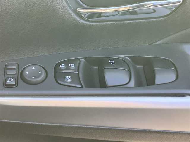 日産 キックス X 静岡県 2022(令4)年 4万km ダークブルー 純正9インチナビ（CD/DVD/BT/フルセグ）/全方位カメラ/プロパイロット/ETC/純正ドライブレコーダー/エンジンスタートボタン/パワーステアリング/パワーウィンドウ/アイドリングストップ/スマートキー/オートエアコン/レーダークルーズコントロール/USB入力端子/純正フロアマット/ハーフレザーシート/前席シートヒーター/ルーフレール/純正アルミホイール/ABS/横滑り防止装置/コーナーセンサー前後/レーンキープアシスト/オートライト/オートマチックハイビーム/LEDヘッドライト/Ｗ+サイドエアバッグ/衝突軽減システム/ＲＡＺＯペダル/ステアリングヒーター/サブウーファー/デジタルインナーミラー